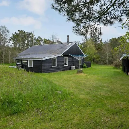 3 Bedroom Pet Friendly In *