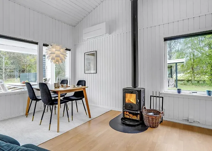 펜션 3 Bedroom Pet Friendly In *