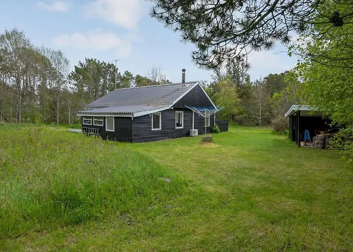 3 Bedroom Pet Friendly In *